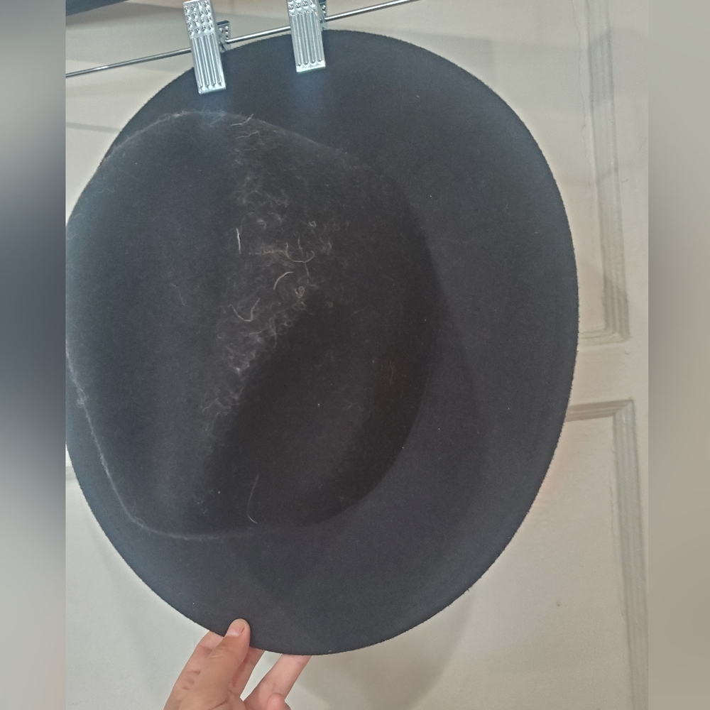 Universal Thread Black Hat - Picture 5 of 5